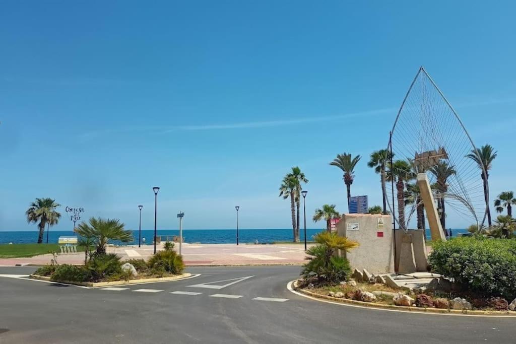 Primera Linea De Playa, Pies En La Arena, Marina D'or Magic Word Apartment *