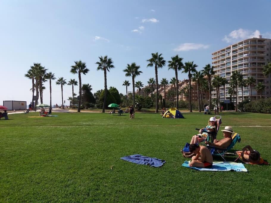 Primera Linea De Playa, Pies En La Arena, Marina D'or Magic Word Apartment *
