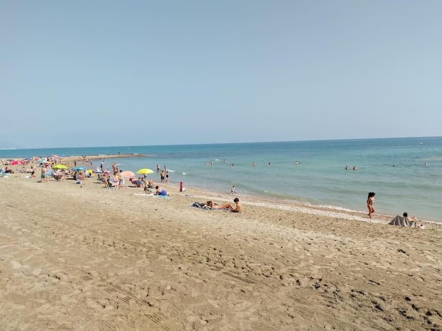 Primera Linea De Playa, Pies En La Arena, Marina D'or Magic Word Apartment