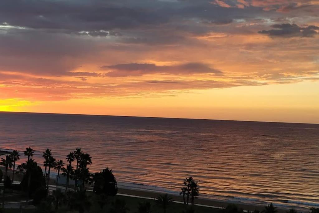 Primera Linea De Playa, Pies En La Arena, Marina D'or Magic Word
