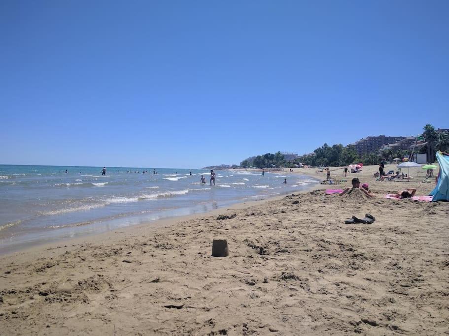 Primera Linea De Playa, Pies En La Arena, Marina D'or Magic Word