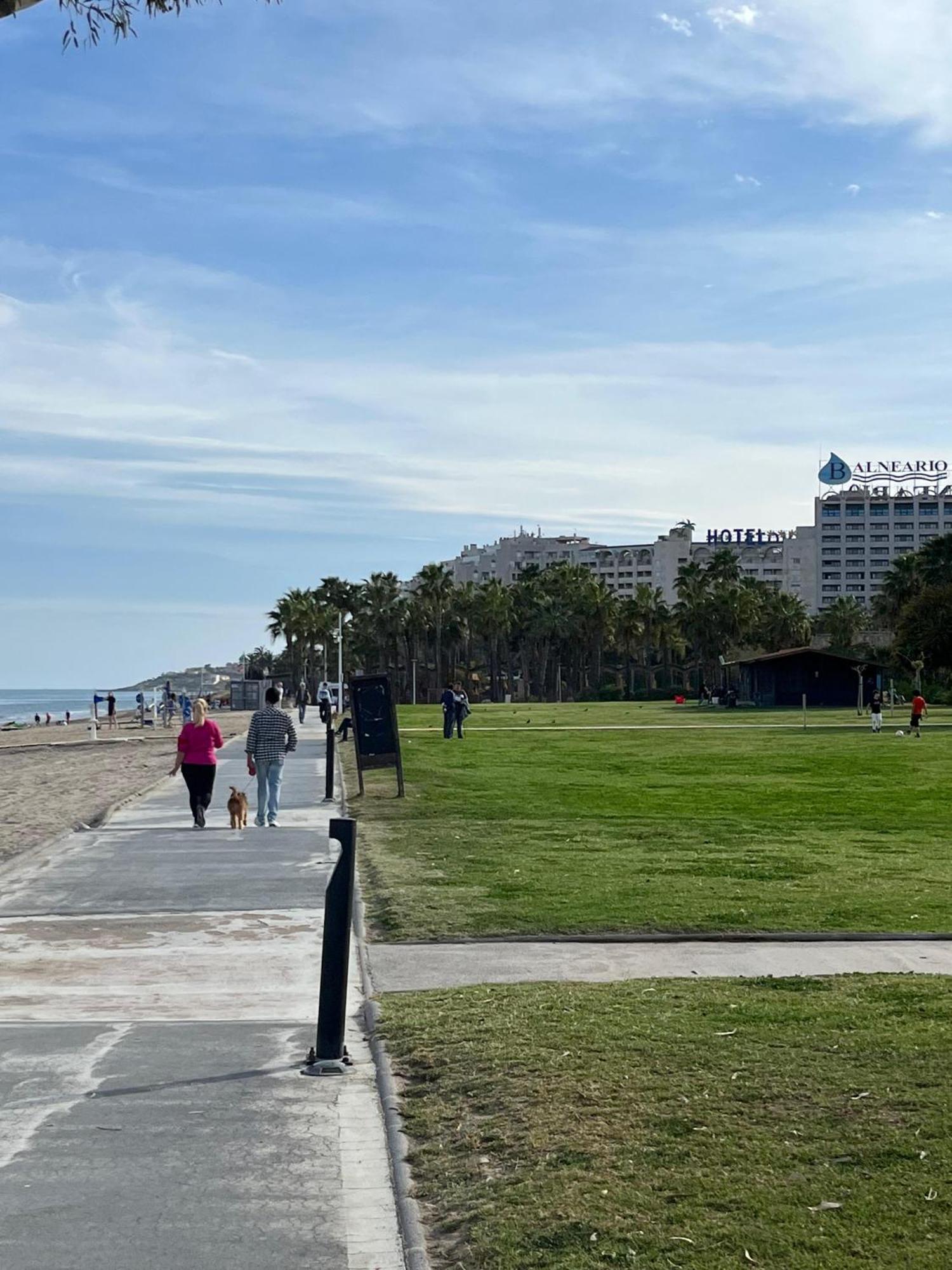 Primera Linea De Playa, Pies En La Arena, Marina D'or Magic Word Apartment